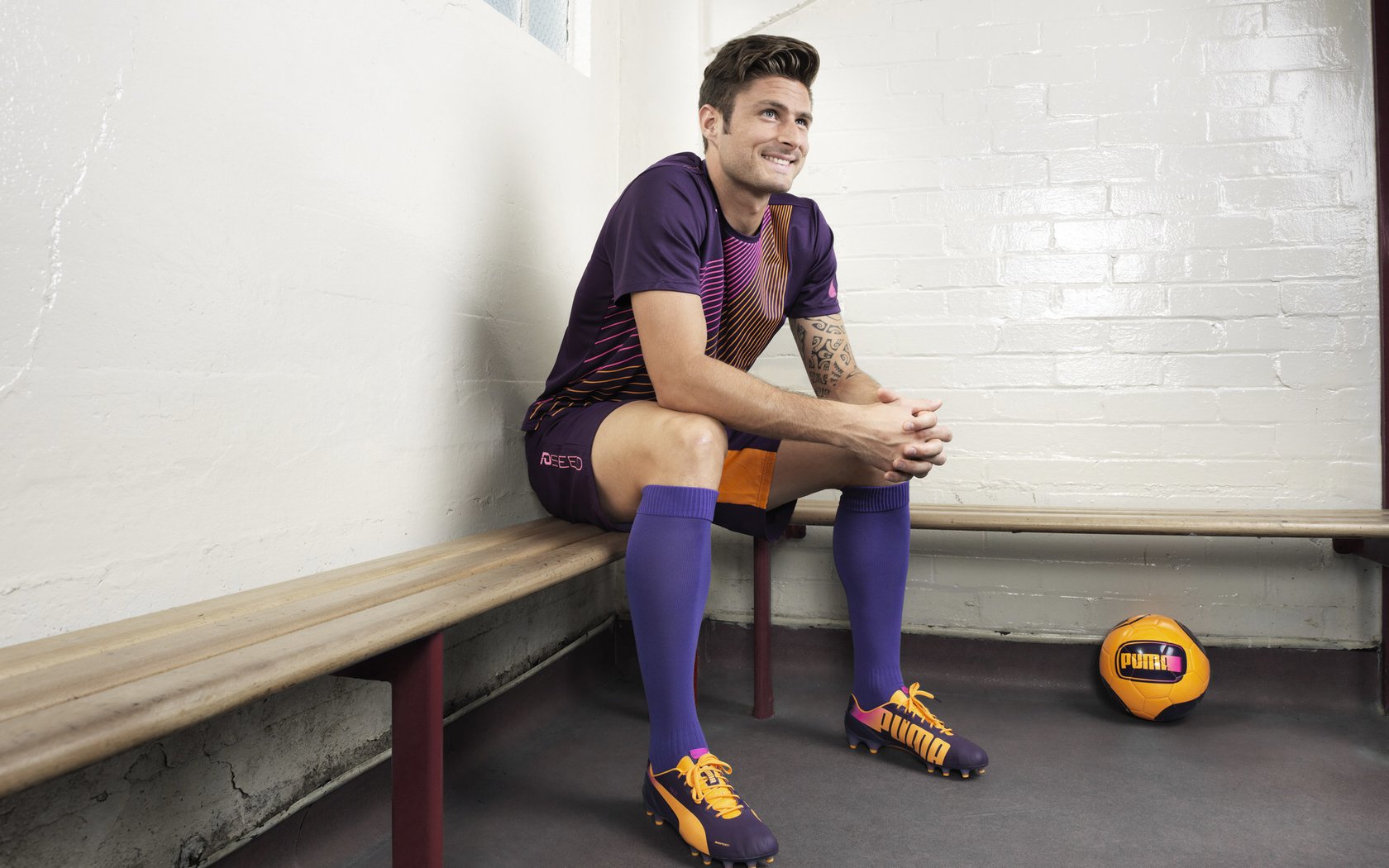 赛道上的里昂风暴，恩佐·F1年度争冠战中的绝对接管