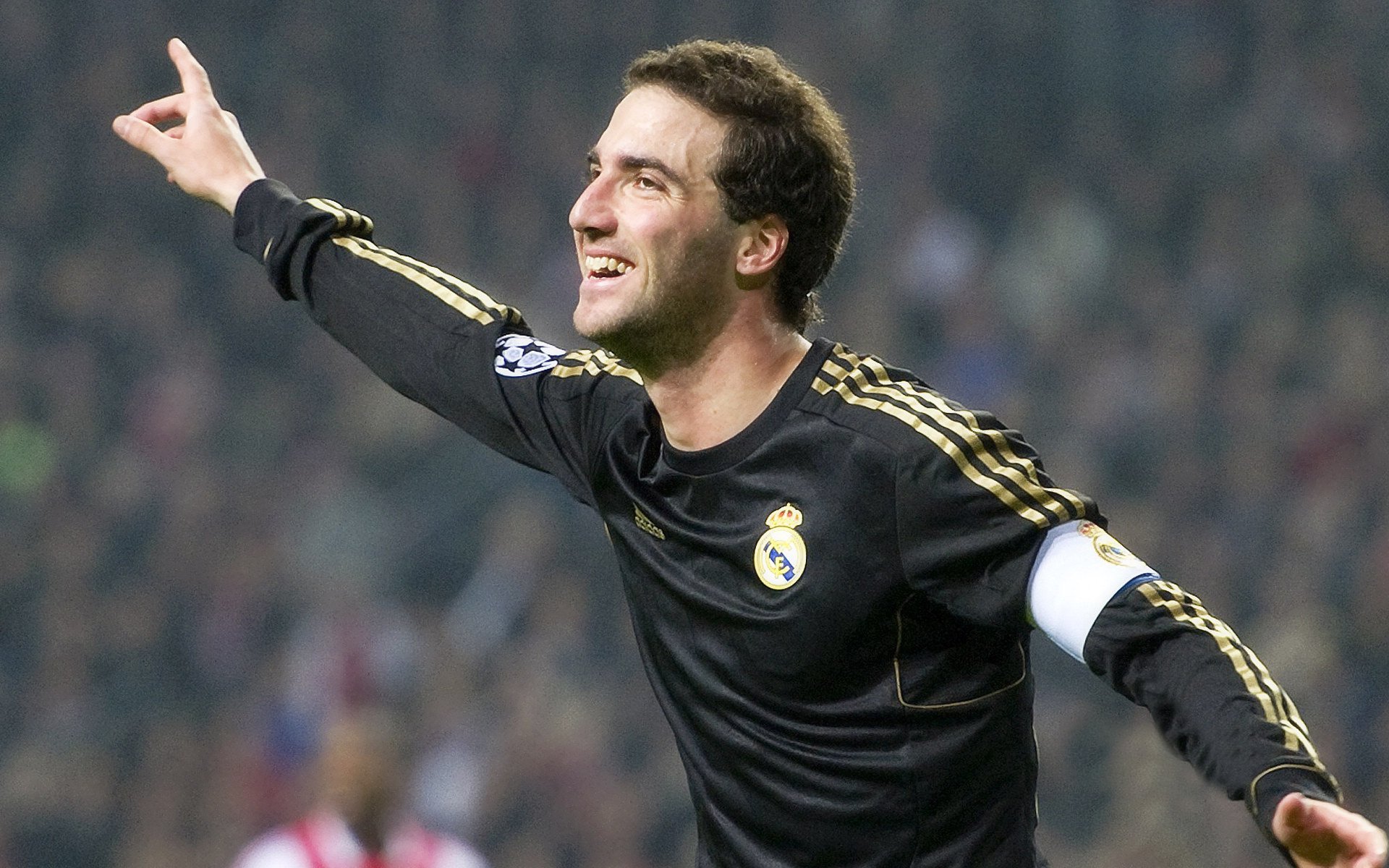 林高远独揽三分，奥地利队横扫波兰队展现团队统治力